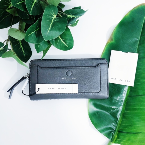 Marc Jacobs Handbags - Marc Jacobs NWT Grey Wallet